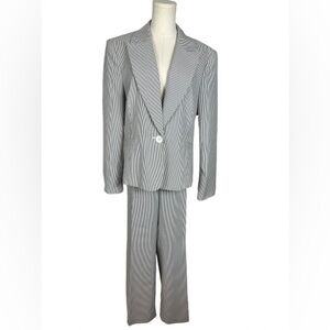 Le Suit Gray & White Striped Seersucker Pantsuit Size 18